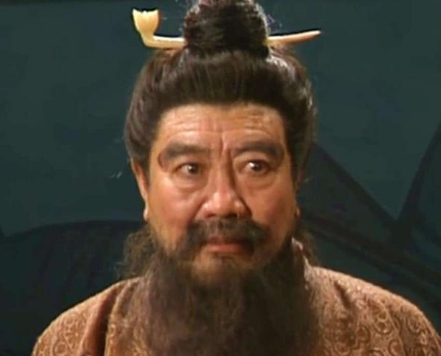 董卓的豪华阵容：权力巅峰下的军事与智谋盛宴