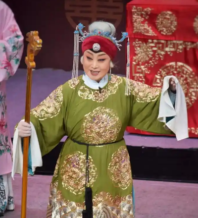 佘太君的寿命之谜：历史、传说与文化符号的交织