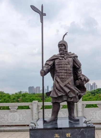 破局之策：王翦灭赵的军事智慧与权谋博弈